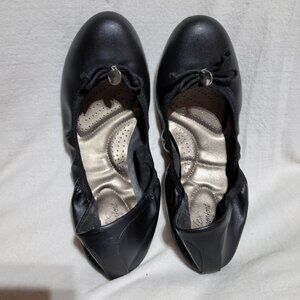 Black ballerina flat, size 11 W, good condition